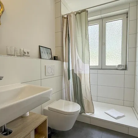 Level22! Stilvoll, Balkon, Bahnhofsnah Apartament Leverkusen